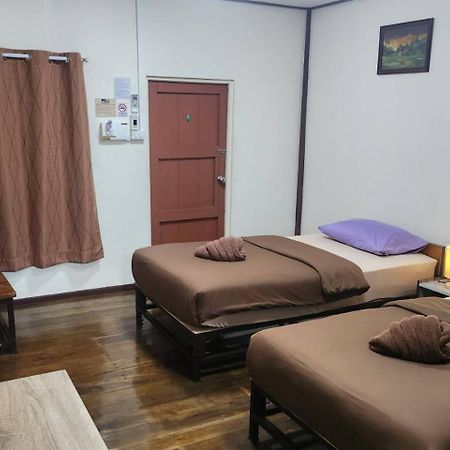 Chanida Home Пра Након Си Аютая Екстериор снимка